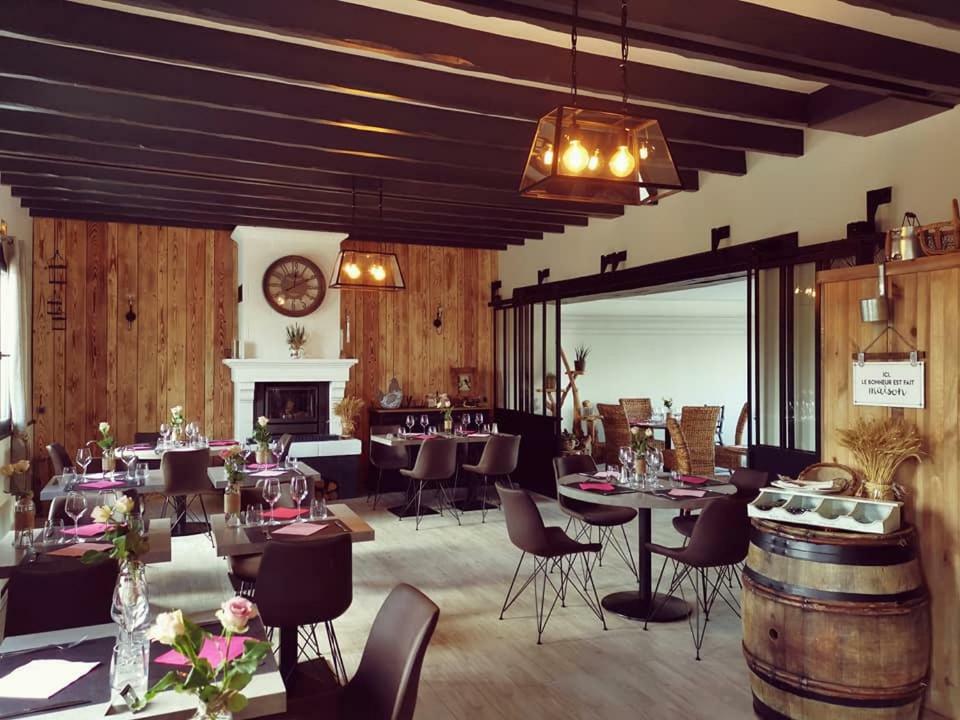 Auberge Saint-Jean Вилькье-Омон Экстерьер фото